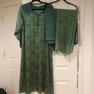 Pakistani/ Indian 3pc Silk Shalwar Kameez.